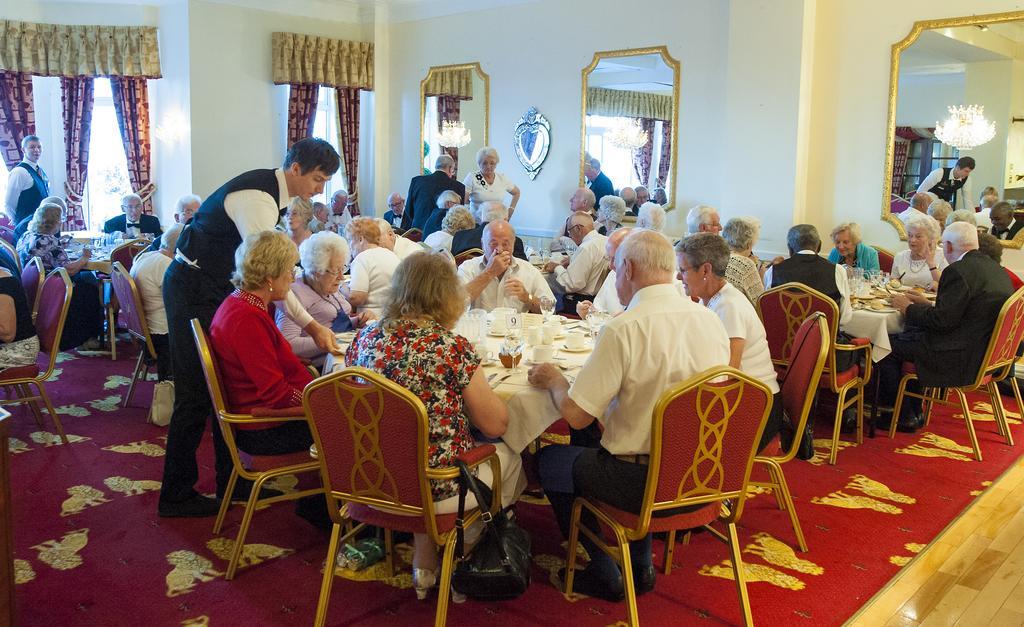 Albany Lions Hotel Eastbourne Exteriör bild